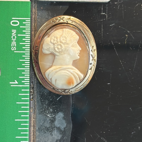 Gold filled Cameo Brooch - Picture 7 of 7
